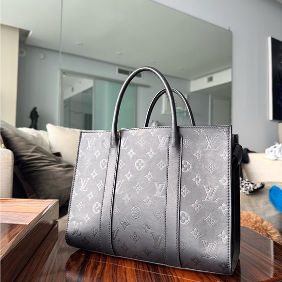 Louis Vuitton Monogram Cuir Plume Very Tote GM - Picture 3 of 4